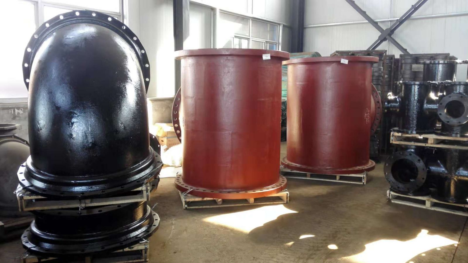 Large diameter pipe fitting2NANJING PIPEGAS INDUSTRIAL CO.,LTD.
